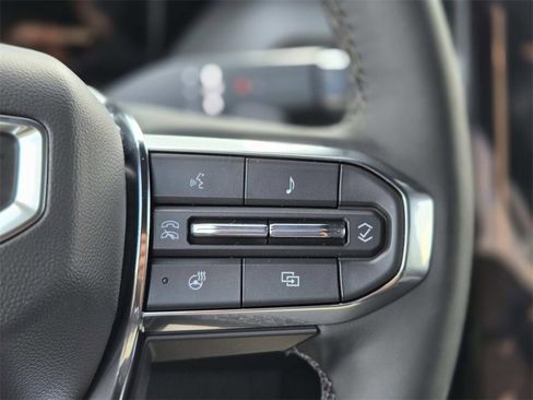 New 2025 GMC Yukon Denali w/ Denali Reserve Package image 26