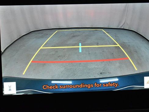 Used 2025 Toyota Camry Hybrid image 22