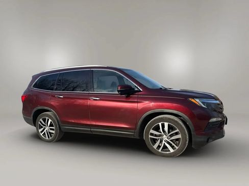 Used 2018 Honda Pilot Touring image 15