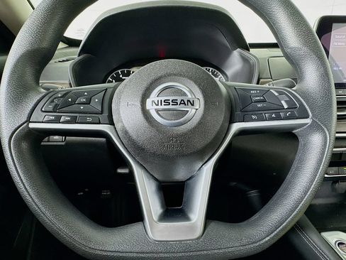 Used 2023 Nissan Altima 2.5 SV FWD image 32