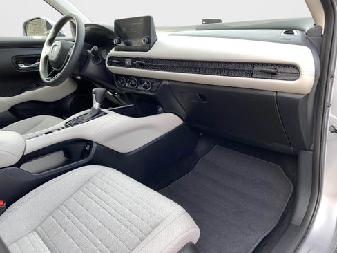 Used 2023 Honda HR-V LX image 41