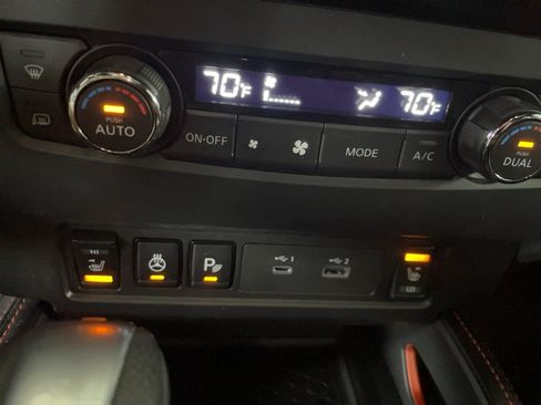 Used 2024 Nissan Frontier PRO-4X w/ Pro Premium Package AWD/4WD image 9