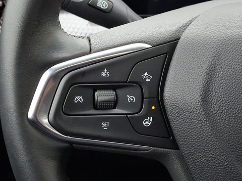 Used 2024 Chevrolet Trax ACTIV w/ Sunroof Package image 21