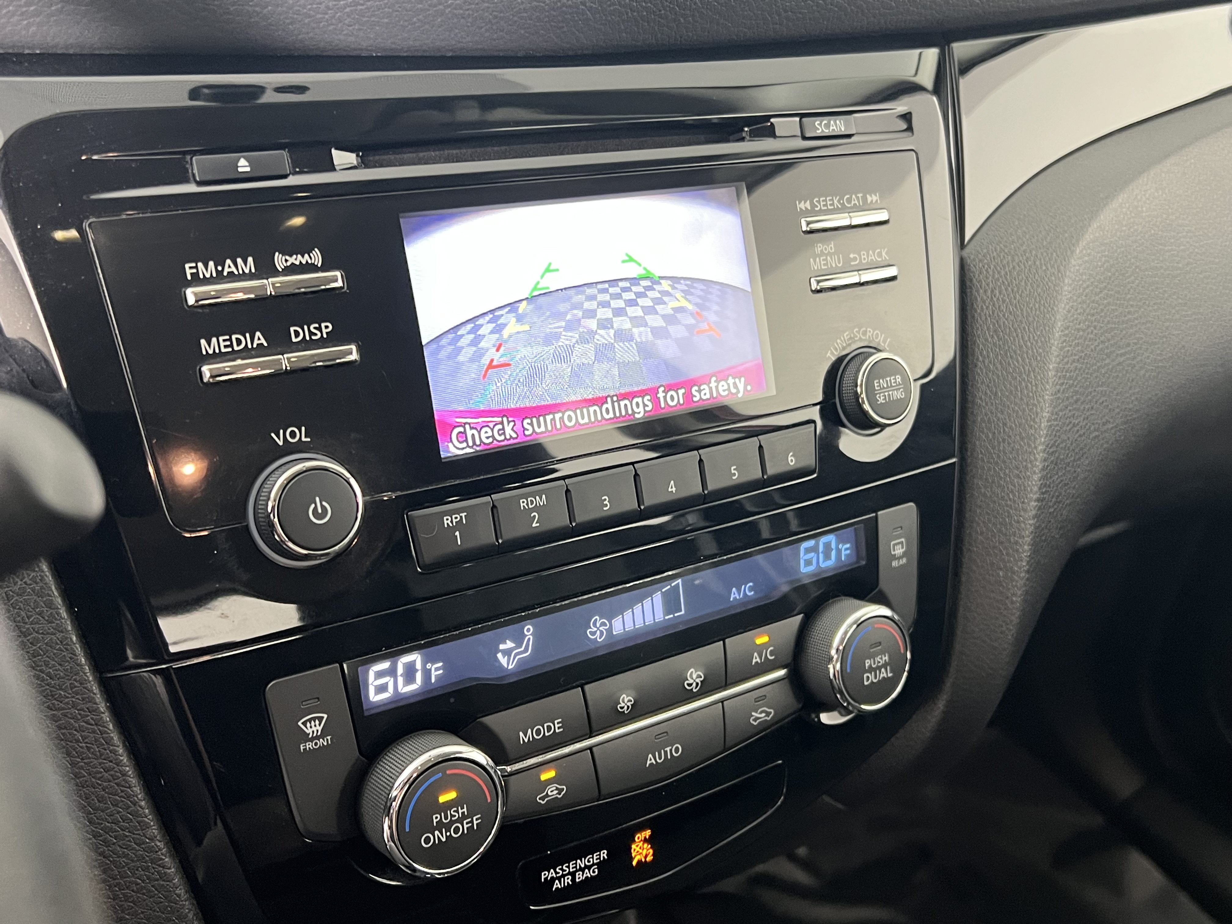 Used 2018 Nissan Rogue Sport SV AWD/4WD image 29