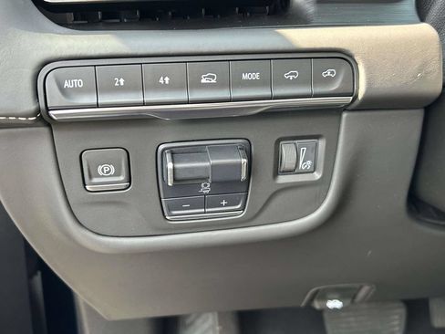 Certified 2024 Cadillac Escalade Sport Platinum w/ LPO, ONYX Package AWD/4WD image 23