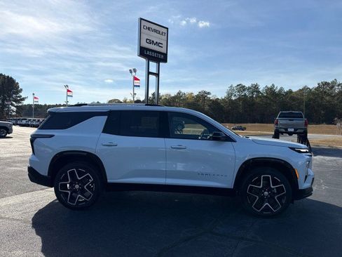 New 2026 Chevrolet Traverse High Country image 2