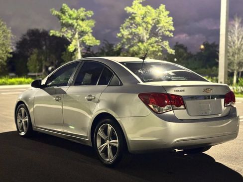 Used 2013 Chevrolet Cruze LT FWD image 4
