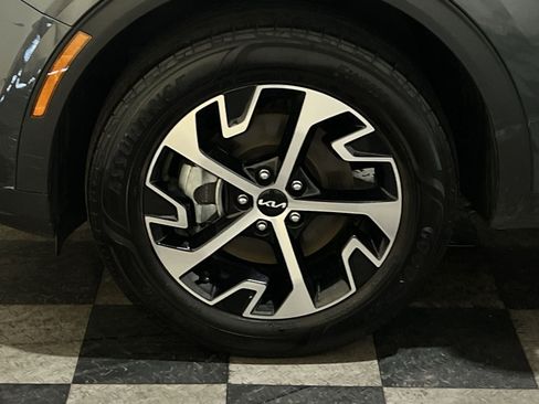 Used 2023 Kia Sportage EX AWD/4WD image 17