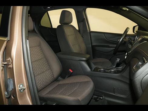 Used 2018 Chevrolet Equinox LT AWD/4WD image 29