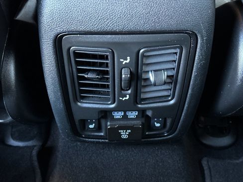 Used 2024 Dodge Durango GT AWD/4WD image 13