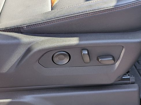 Used 2025 GMC Sierra 1500 AT4 w/ AT4 Premium Package image 37