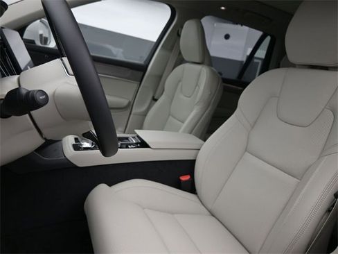 New 2026 Volvo XC90 B6 Ultra image 9