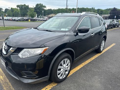 Used 2016 Nissan Rogue S w/ Appearance Package AWD/4WD image 1