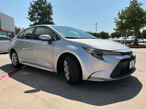 Used 2024 Toyota Corolla LE FWD image 4