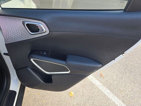 Used 2024 Kia Soul LX w/ Option Group 015 image 10