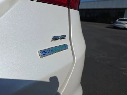 Used 2016 Ford Fusion SE w/ Equipment Group 202A FWD image 12