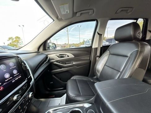 Used 2021 Chevrolet Traverse LT w/ LT Premium Package AWD/4WD image 53