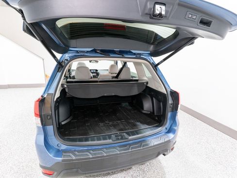 Used 2019 Subaru Forester Premium AWD/4WD image 32