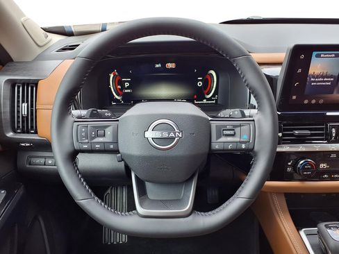 New 2026 Nissan Pathfinder Platinum image 13