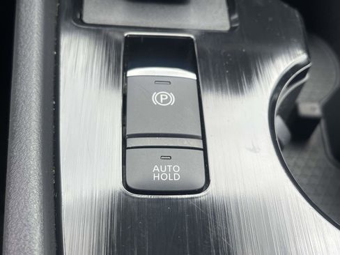 Used 2025 Nissan Rogue SV FWD image 28