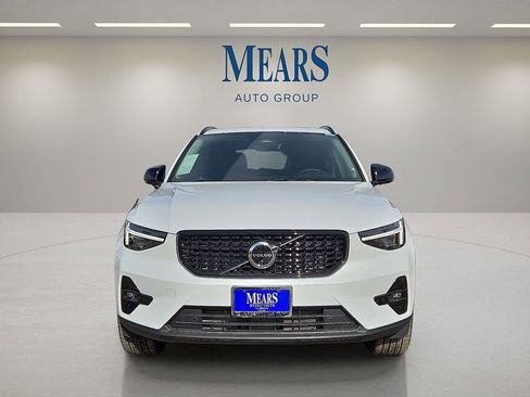 New 2026 Volvo XC40 B5 Ultra w/ Protection Package Premier image 8