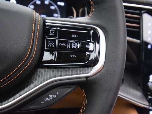 New 2026 Jeep Grand Wagoneer Summit AWD/4WD image 28