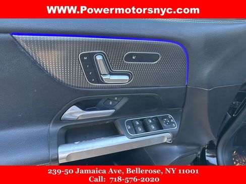 Used 2021 Mercedes-Benz GLB 250 4MATIC w/ Premium Package image 27