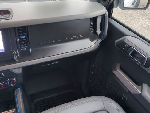 Used 2022 Ford Bronco Black Diamond image 17