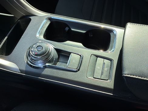 Used 2020 Ford Fusion SE FWD image 23