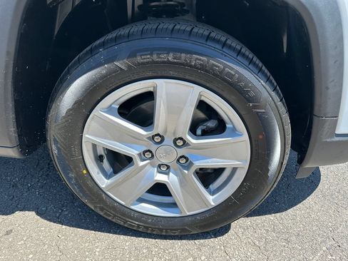 Certified 2022 Jeep Compass Latitude AWD/4WD image 28