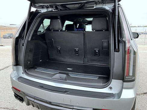 Certified 2025 Cadillac Escalade V w/ LPO, ONYX Package AWD/4WD image 25