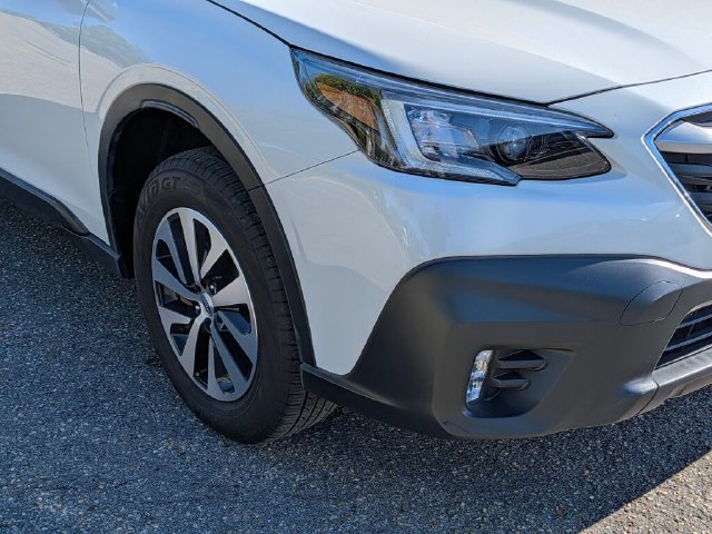 Used 2020 Subaru Outback Premium w/ Popular Package #1 AWD/4WD image 2