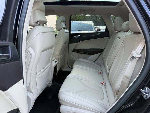 Used 2018 Lincoln MKC Reserve w/ Lincoln MKC Climate Package image 12