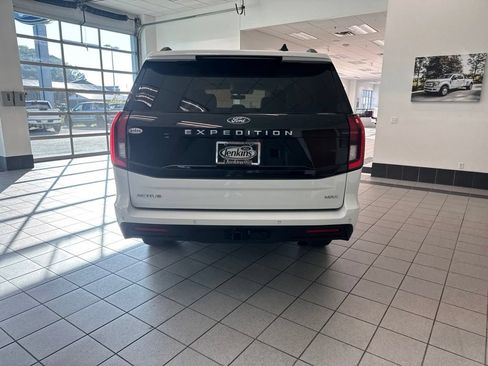 Used 2025 Ford Expedition Max Active AWD/4WD image 19