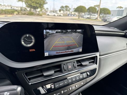 Used 2025 Lexus ES 350 w/ Premium Package FWD image 24