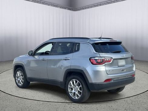 Used 2022 Jeep Compass Latitude AWD/4WD image 7