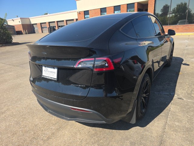 Used 2021 Tesla Model Y Long Range AWD/4WD image 3