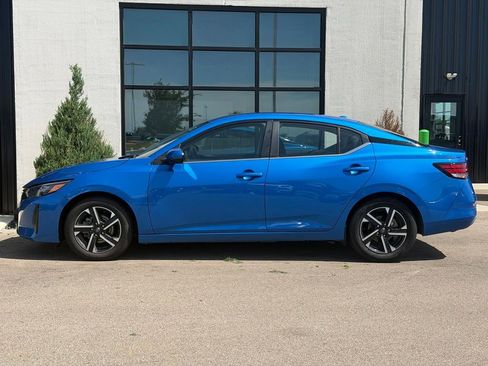 Used 2025 Nissan Sentra SV FWD image 2