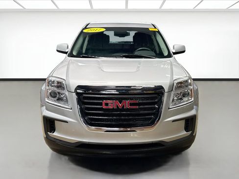 Used 2017 GMC Terrain SLE FWD image 2