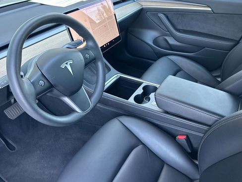 Used 2022 Tesla Model 3 Long Range image 9