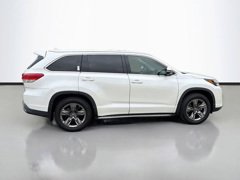 Used 2019 Toyota Highlander Limited Platinum AWD/4WD image 4