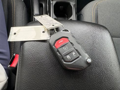 Used 2025 Jeep Wrangler Sport AWD/4WD image 25
