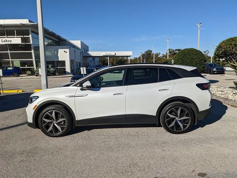 Used 2023 Volkswagen ID.4 Pro S image 3