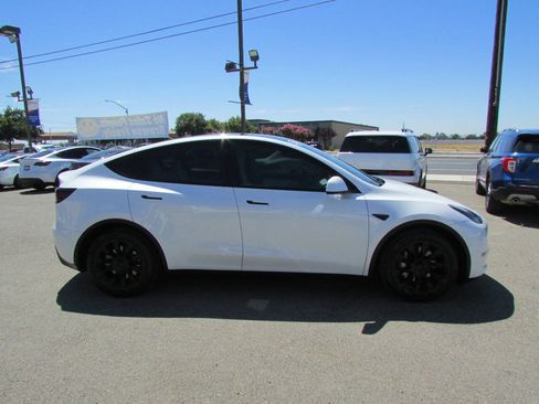 Used 2021 Tesla Model Y Long Range AWD/4WD image 5