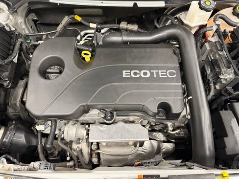 Used 2021 Chevrolet Equinox LT image 8