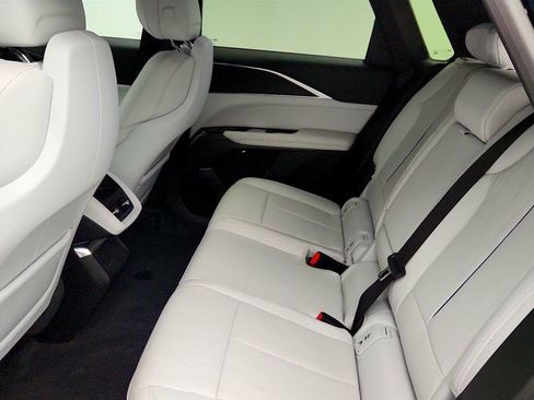 Used 2024 Cadillac Lyriq Luxury RWD image 20