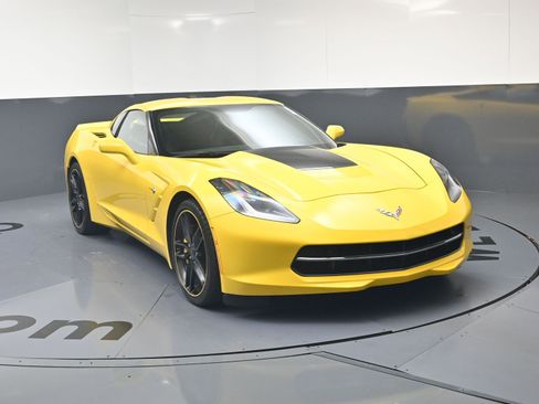 Used 2019 Chevrolet Corvette Stingray Coupe RWD image 23