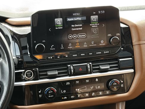 Used 2023 Nissan Pathfinder Platinum image 17