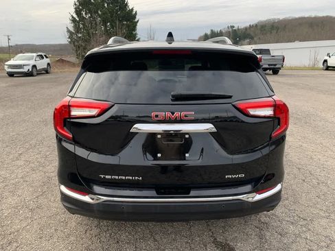 Used 2024 GMC Terrain SLT w/ Infotainment Package II image 4