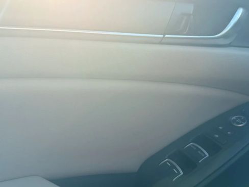Used 2022 Honda Accord LX image 25